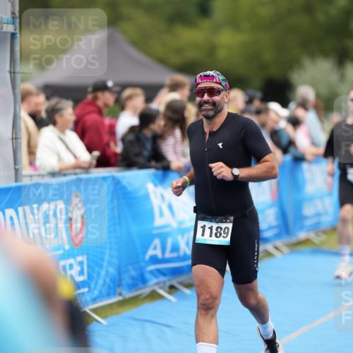 30.08.2026 - Elbe Triathlon Hamburg LAZAROV Photography http://msf.ph/oto/10028223 30.08.2026 11:32:34 Ziel 509, 690, 1051, 1086, 1189, 1222 meine-sportfotos.de