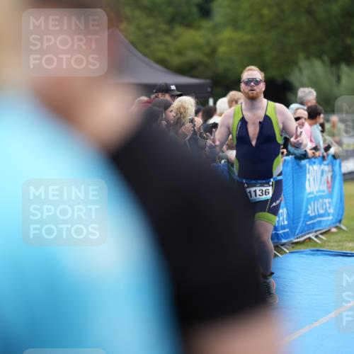 30.08.2026 - Elbe Triathlon Hamburg LAZAROV Photography http://msf.ph/oto/10028236 30.08.2026 11:33:19 Ziel 937, 1136, 1159 meine-sportfotos.de