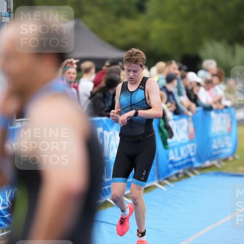 30.08.2026 - Elbe Triathlon Hamburg LAZAROV Photography http://msf.ph/oto/10028254 30.08.2026 11:34:01 Ziel 680, 1166, 1180, 1234, 1452 meine-sportfotos.de