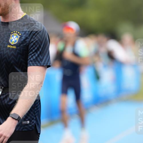 30.08.2026 - Elbe Triathlon Hamburg LAZAROV Photography http://msf.ph/oto/10028271 30.08.2026 11:34:28 Ziel 570, 1149, 1266 meine-sportfotos.de