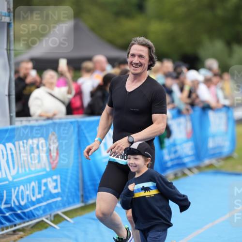 30.08.2026 - Elbe Triathlon Hamburg LAZAROV Photography http://msf.ph/oto/10028275 30.08.2026 11:34:34 Ziel 1141, 1266 meine-sportfotos.de