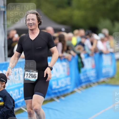 30.08.2026 - Elbe Triathlon Hamburg LAZAROV Photography http://msf.ph/oto/10028276 30.08.2026 11:34:34 Ziel 1141, 1266 meine-sportfotos.de