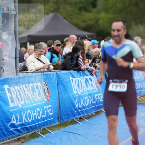 30.08.2026 - Elbe Triathlon Hamburg LAZAROV Photography http://msf.ph/oto/10028294 30.08.2026 11:35:06 Ziel 1213, 1230 meine-sportfotos.de