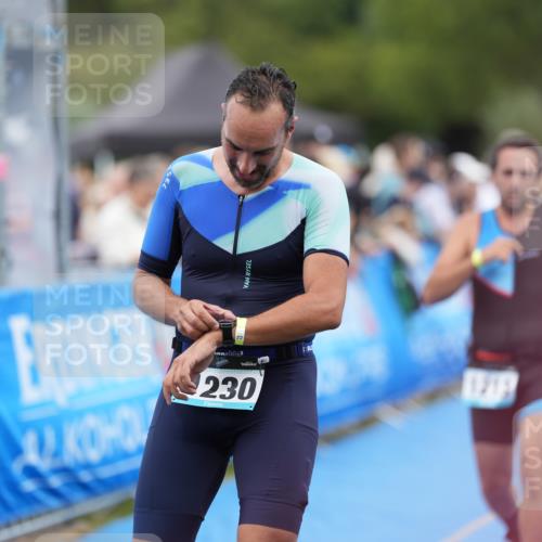 30.08.2026 - Elbe Triathlon Hamburg LAZAROV Photography http://msf.ph/oto/10028296 30.08.2026 11:35:08 Ziel 1137, 1213, 1230 meine-sportfotos.de
