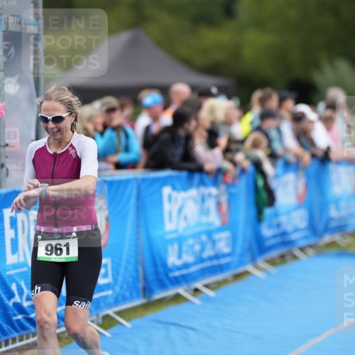 30.08.2026 - Elbe Triathlon Hamburg LAZAROV Photography http://msf.ph/oto/10028318 30.08.2026 11:35:39 Ziel 961 meine-sportfotos.de