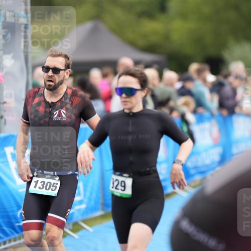 30.08.2026 - Elbe Triathlon Hamburg LAZAROV Photography http://msf.ph/oto/10028336 30.08.2026 11:36:13 Ziel 929, 1305, 1447 meine-sportfotos.de