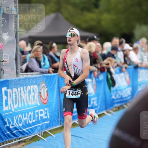 30.08.2026 - Elbe Triathlon Hamburg LAZAROV Photography http://msf.ph/oto/10028340 30.08.2026 11:36:25 Ziel 977, 1446 meine-sportfotos.de