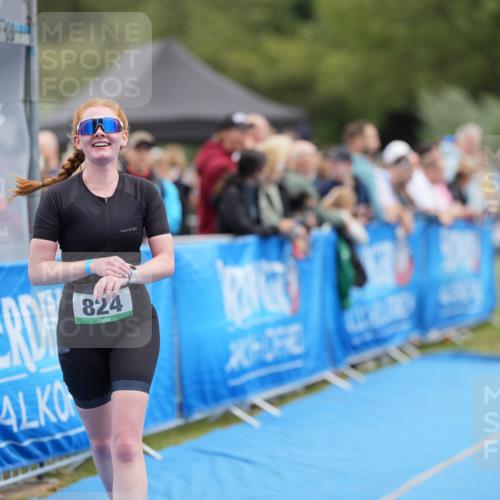 30.08.2026 - Elbe Triathlon Hamburg LAZAROV Photography http://msf.ph/oto/10028355 30.08.2026 11:37:32 Ziel 824, 1334 meine-sportfotos.de