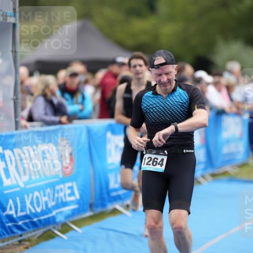 30.08.2026 - Elbe Triathlon Hamburg LAZAROV Photography http://msf.ph/oto/10028361 30.08.2026 11:37:43 Ziel 757, 1264, 1385, 1440 meine-sportfotos.de