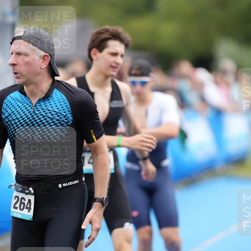 30.08.2026 - Elbe Triathlon Hamburg LAZAROV Photography http://msf.ph/oto/10028366 30.08.2026 11:37:45 Ziel 757, 1264, 1374, 1385, 1440 meine-sportfotos.de