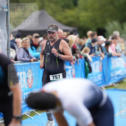 30.08.2026 - Elbe Triathlon Hamburg LAZAROV Photography http://msf.ph/oto/10028367 30.08.2026 11:37:51 Ziel 696, 726, 757, 1374 meine-sportfotos.de