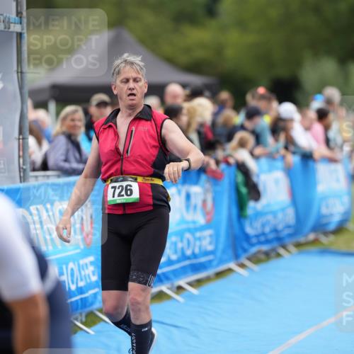 30.08.2026 - Elbe Triathlon Hamburg LAZAROV Photography http://msf.ph/oto/10028377 30.08.2026 11:37:57 Ziel 696, 726, 759, 1298, 1374 meine-sportfotos.de