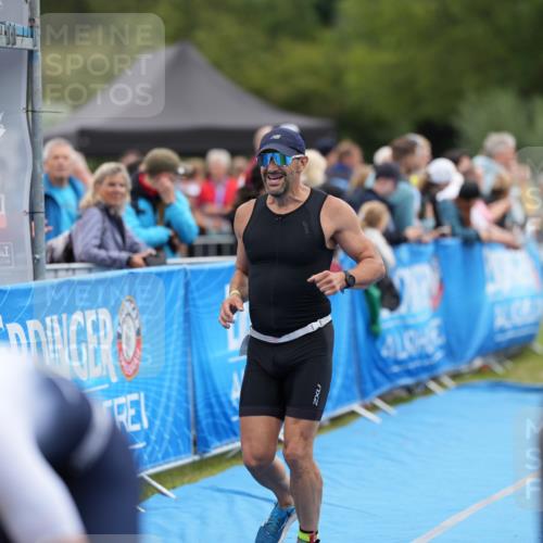 30.08.2026 - Elbe Triathlon Hamburg LAZAROV Photography http://msf.ph/oto/10028379 30.08.2026 11:37:59 Ziel 696, 726, 759, 1298 meine-sportfotos.de