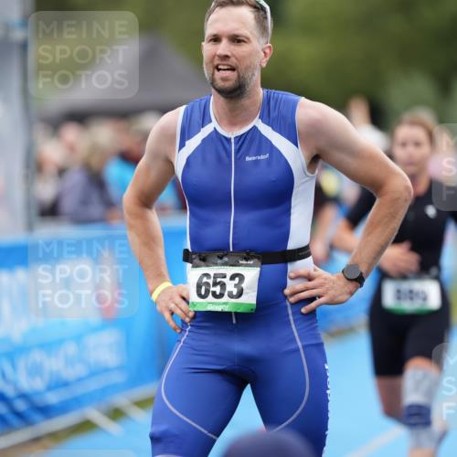 30.08.2026 - Elbe Triathlon Hamburg LAZAROV Photography http://msf.ph/oto/10028389 30.08.2026 11:38:21 Ziel 889, 1335, 1422 meine-sportfotos.de
