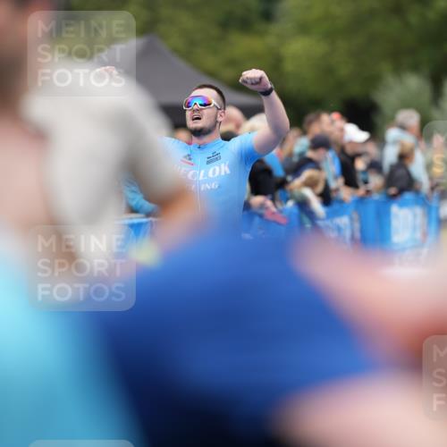 30.08.2026 - Elbe Triathlon Hamburg LAZAROV Photography http://msf.ph/oto/10028434 30.08.2026 11:39:29 Ziel 926, 992 meine-sportfotos.de