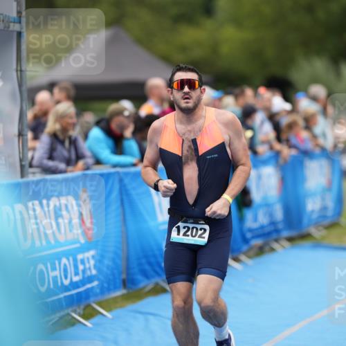 30.08.2026 - Elbe Triathlon Hamburg LAZAROV Photography http://msf.ph/oto/10028442 30.08.2026 11:41:27 Ziel 806, 1202, 1209, 1278 meine-sportfotos.de