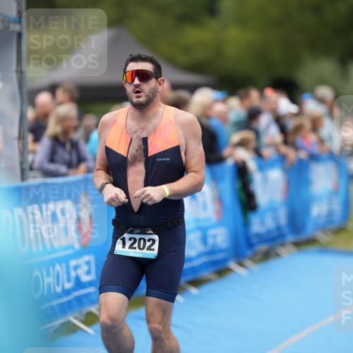 30.08.2026 - Elbe Triathlon Hamburg LAZAROV Photography http://msf.ph/oto/10028443 30.08.2026 11:41:27 Ziel 806, 1202, 1209, 1278 meine-sportfotos.de