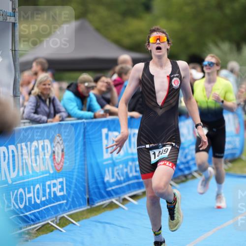 30.08.2026 - Elbe Triathlon Hamburg LAZAROV Photography http://msf.ph/oto/10028446 30.08.2026 11:41:44 Ziel 795, 1272, 1449 meine-sportfotos.de