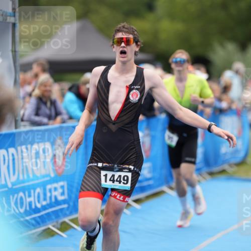 30.08.2026 - Elbe Triathlon Hamburg LAZAROV Photography http://msf.ph/oto/10028447 30.08.2026 11:41:45 Ziel 795, 1272, 1449 meine-sportfotos.de