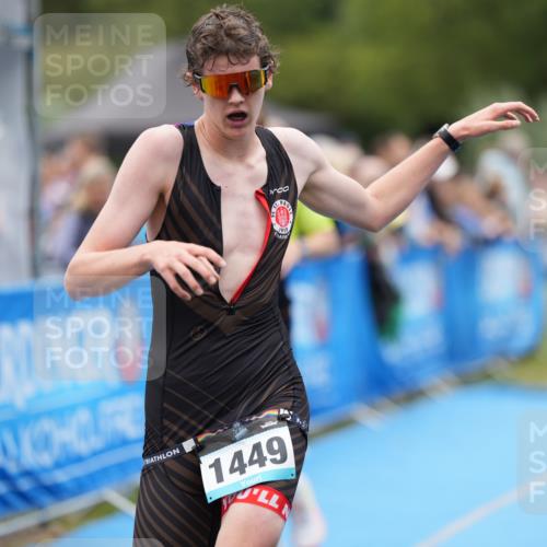 30.08.2026 - Elbe Triathlon Hamburg LAZAROV Photography http://msf.ph/oto/10028448 30.08.2026 11:41:45 Ziel 795, 1272, 1449 meine-sportfotos.de