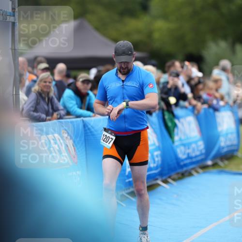 30.08.2026 - Elbe Triathlon Hamburg LAZAROV Photography http://msf.ph/oto/10028460 30.08.2026 11:42:11 Ziel 864, 1207 meine-sportfotos.de