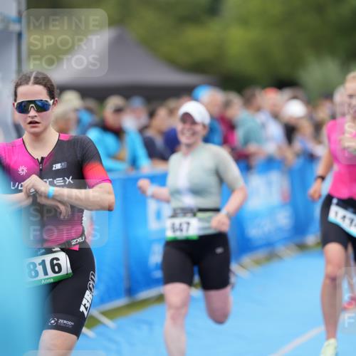 30.08.2026 - Elbe Triathlon Hamburg LAZAROV Photography http://msf.ph/oto/10028516 30.08.2026 11:43:53 Ziel 816, 847, 1345, 1353, 1434 meine-sportfotos.de