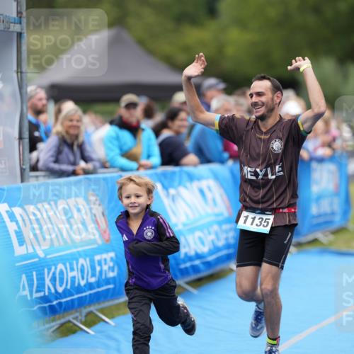 30.08.2026 - Elbe Triathlon Hamburg LAZAROV Photography http://msf.ph/oto/10028560 30.08.2026 11:46:30 Ziel 1135 meine-sportfotos.de