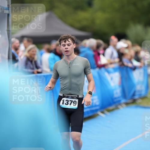 30.08.2026 - Elbe Triathlon Hamburg LAZAROV Photography http://msf.ph/oto/10028578 30.08.2026 11:47:16 Ziel 1379 meine-sportfotos.de