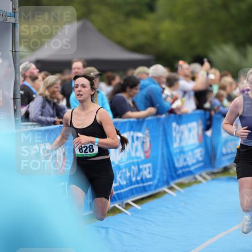 30.08.2026 - Elbe Triathlon Hamburg LAZAROV Photography http://msf.ph/oto/10028579 30.08.2026 11:47:29 Ziel 809, 814, 828, 857, 1383 meine-sportfotos.de