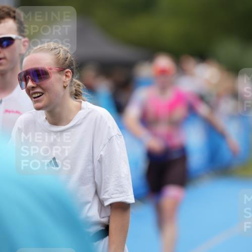 30.08.2026 - Elbe Triathlon Hamburg LAZAROV Photography http://msf.ph/oto/10028589 30.08.2026 11:47:38 Ziel 857 meine-sportfotos.de