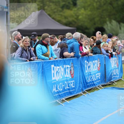 30.08.2026 - Elbe Triathlon Hamburg LAZAROV Photography http://msf.ph/oto/10028602 30.08.2026 11:48:12 Ziel 821 meine-sportfotos.de