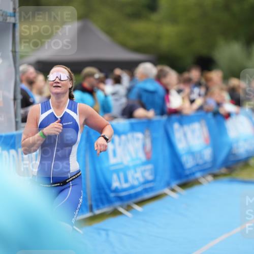 30.08.2026 - Elbe Triathlon Hamburg LAZAROV Photography http://msf.ph/oto/10028605 30.08.2026 11:48:31 Ziel 965 meine-sportfotos.de