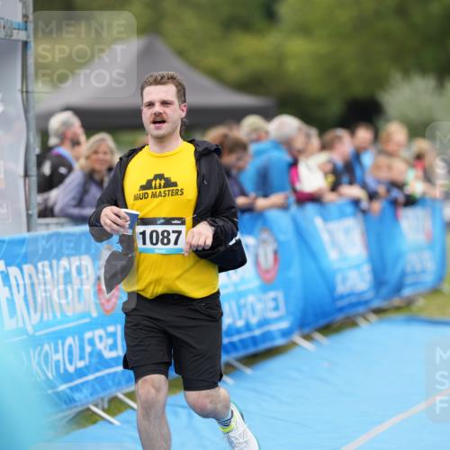 30.08.2026 - Elbe Triathlon Hamburg LAZAROV Photography http://msf.ph/oto/10028610 30.08.2026 11:48:50 Ziel 1087 meine-sportfotos.de