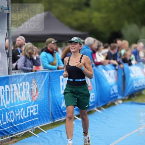 30.08.2026 - Elbe Triathlon Hamburg LAZAROV Photography http://msf.ph/oto/10028615 30.08.2026 11:49:18 Ziel 818 meine-sportfotos.de