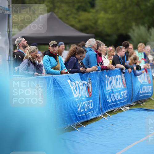 30.08.2026 - Elbe Triathlon Hamburg LAZAROV Photography http://msf.ph/oto/10028626 30.08.2026 11:49:37 Ziel 939, 1363, 1412 meine-sportfotos.de