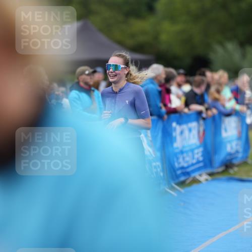 30.08.2026 - Elbe Triathlon Hamburg LAZAROV Photography http://msf.ph/oto/10028636 30.08.2026 11:50:25 Ziel 855, 912, 1282 meine-sportfotos.de