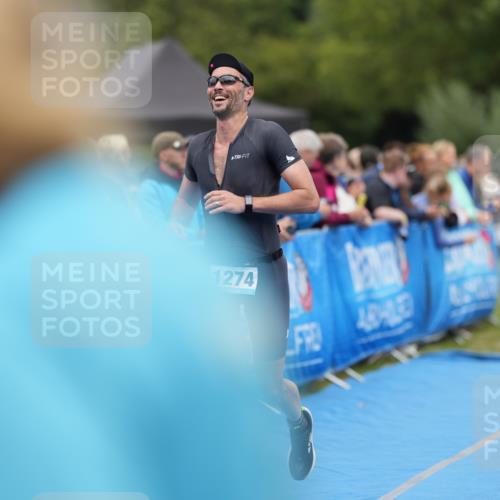 30.08.2026 - Elbe Triathlon Hamburg LAZAROV Photography http://msf.ph/oto/10028654 30.08.2026 11:51:02 Ziel 833, 1274, 1293 meine-sportfotos.de