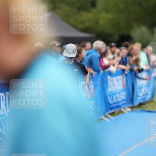 30.08.2026 - Elbe Triathlon Hamburg LAZAROV Photography http://msf.ph/oto/10028678 30.08.2026 11:51:50 Ziel 822, 932, 1262, 1332 meine-sportfotos.de