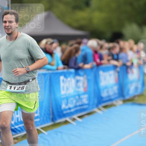 30.08.2026 - Elbe Triathlon Hamburg LAZAROV Photography http://msf.ph/oto/10028700 30.08.2026 11:52:26 Ziel 854, 943, 1128 meine-sportfotos.de