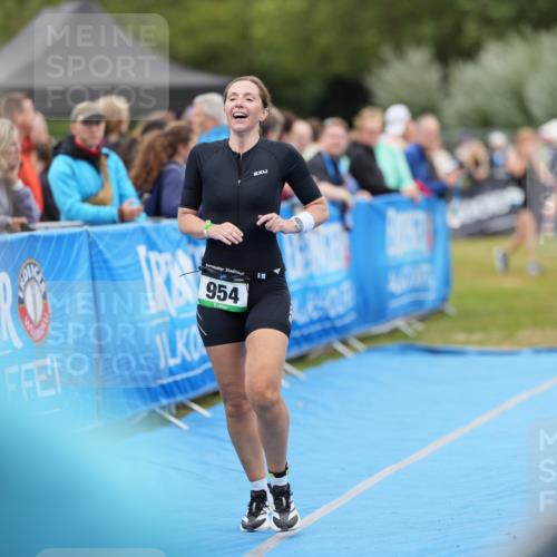 30.08.2026 - Elbe Triathlon Hamburg LAZAROV Photography http://msf.ph/oto/10028707 30.08.2026 11:53:22 Ziel 891, 902, 954 meine-sportfotos.de