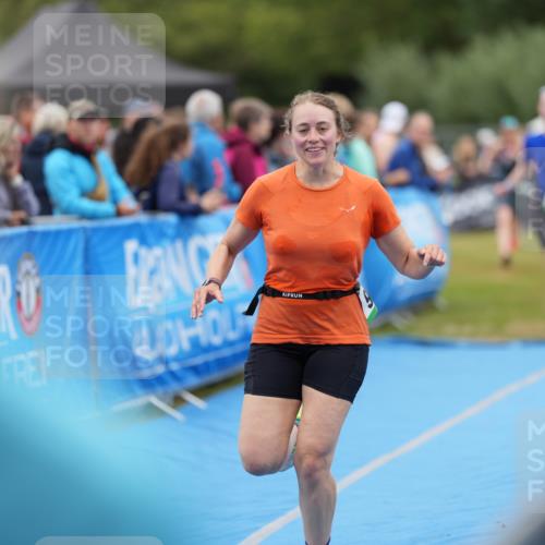 30.08.2026 - Elbe Triathlon Hamburg LAZAROV Photography http://msf.ph/oto/10028713 30.08.2026 11:53:30 Ziel 876, 891, 902, 1426 meine-sportfotos.de