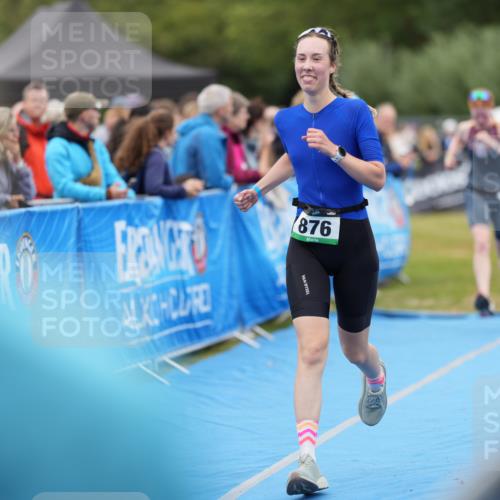 30.08.2026 - Elbe Triathlon Hamburg LAZAROV Photography http://msf.ph/oto/10028714 30.08.2026 11:53:33 Ziel 876, 902, 1426 meine-sportfotos.de