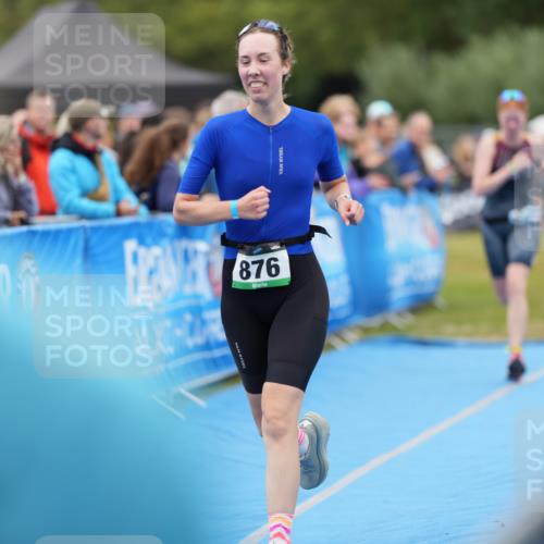 30.08.2026 - Elbe Triathlon Hamburg LAZAROV Photography http://msf.ph/oto/10028715 30.08.2026 11:53:33 Ziel 876, 902, 1426 meine-sportfotos.de