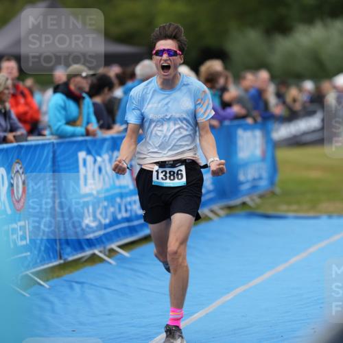 30.08.2026 - Elbe Triathlon Hamburg LAZAROV Photography http://msf.ph/oto/10028725 30.08.2026 11:54:12 Ziel 1386 meine-sportfotos.de