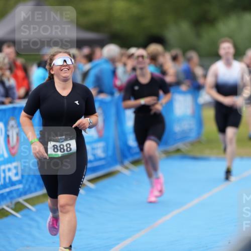 30.08.2026 - Elbe Triathlon Hamburg LAZAROV Photography http://msf.ph/oto/10028729 30.08.2026 11:54:28 Ziel 888, 1350, 1378, 1387 meine-sportfotos.de
