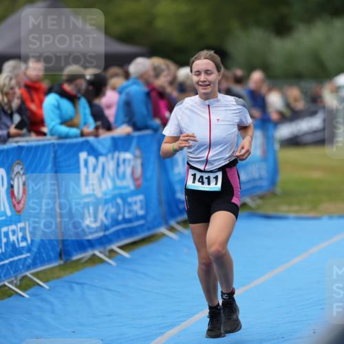 30.08.2026 - Elbe Triathlon Hamburg LAZAROV Photography http://msf.ph/oto/10028733 30.08.2026 11:55:18 Ziel 1411 meine-sportfotos.de