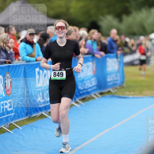 30.08.2026 - Elbe Triathlon Hamburg LAZAROV Photography http://msf.ph/oto/10028756 30.08.2026 11:56:06 Ziel 849, 957 meine-sportfotos.de