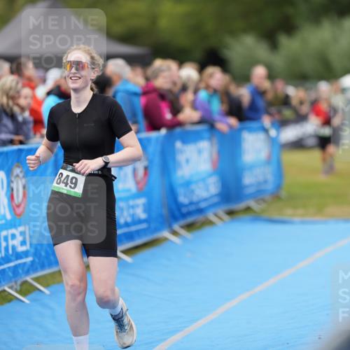 30.08.2026 - Elbe Triathlon Hamburg LAZAROV Photography http://msf.ph/oto/10028757 30.08.2026 11:56:07 Ziel 849, 957 meine-sportfotos.de