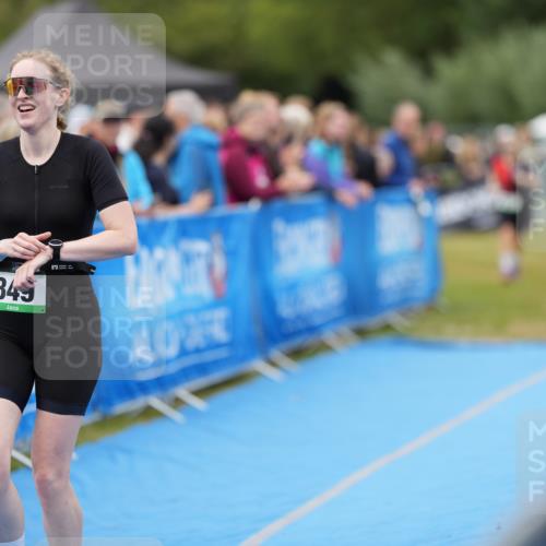 30.08.2026 - Elbe Triathlon Hamburg LAZAROV Photography http://msf.ph/oto/10028758 30.08.2026 11:56:07 Ziel 849, 957 meine-sportfotos.de