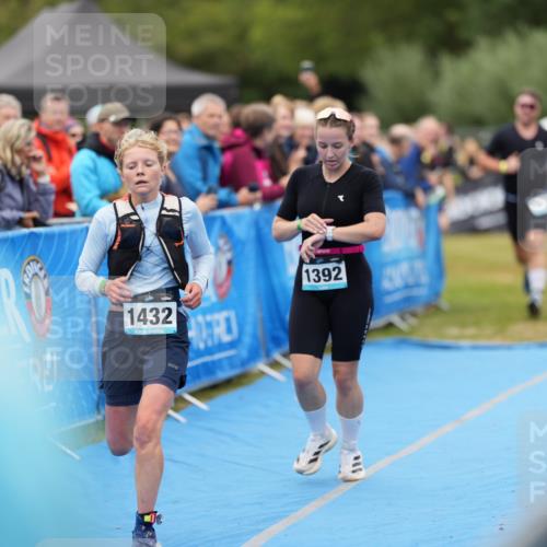30.08.2026 - Elbe Triathlon Hamburg LAZAROV Photography http://msf.ph/oto/10028762 30.08.2026 11:56:25 Ziel 1174, 1392, 1432 meine-sportfotos.de